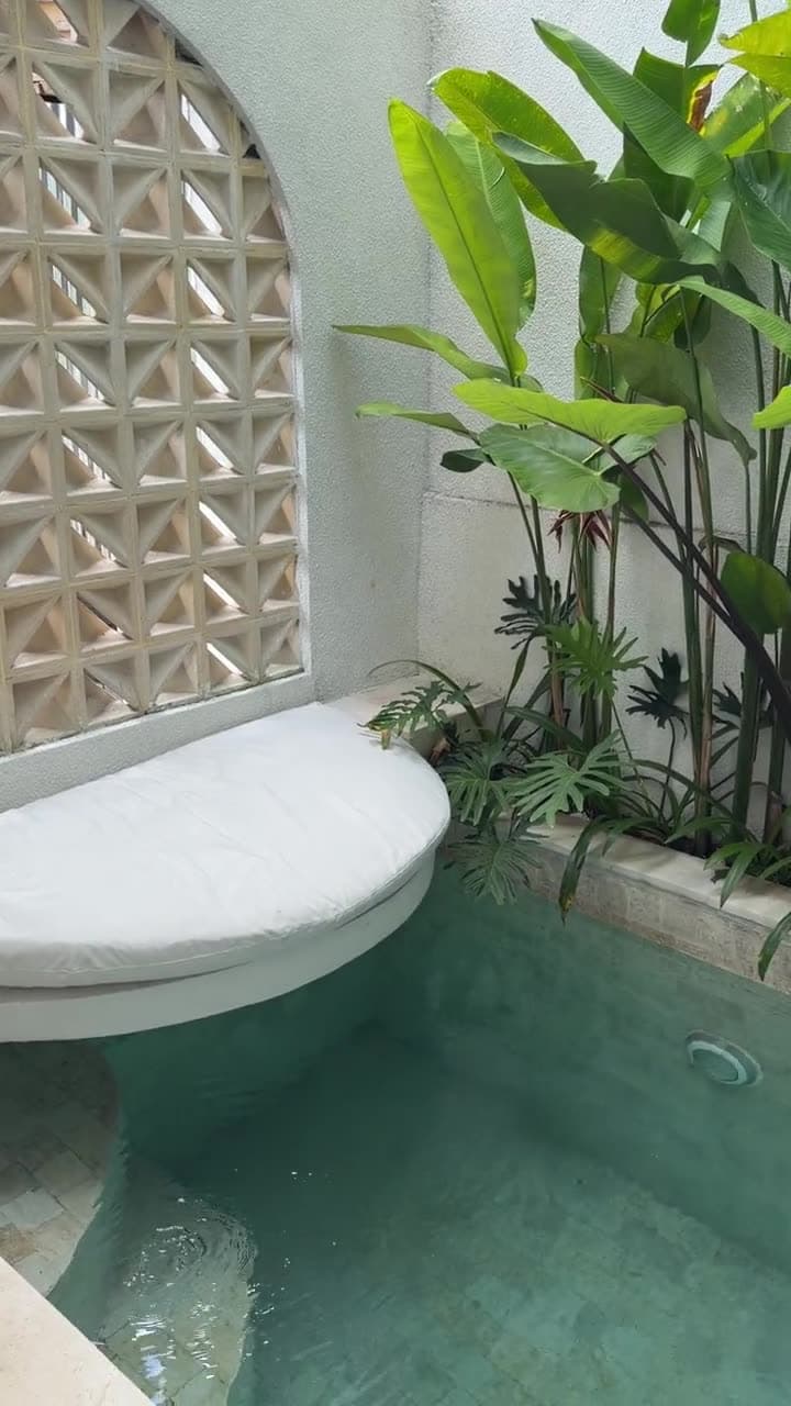 A plunge pool from the Summer collection